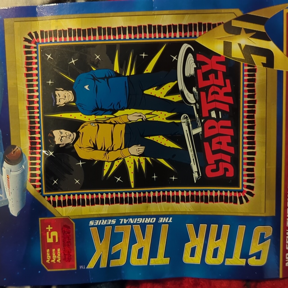 Star Trek Captain Kirk & Mr. Spock No Sew Throw Fleece Kit Blanket, NOS